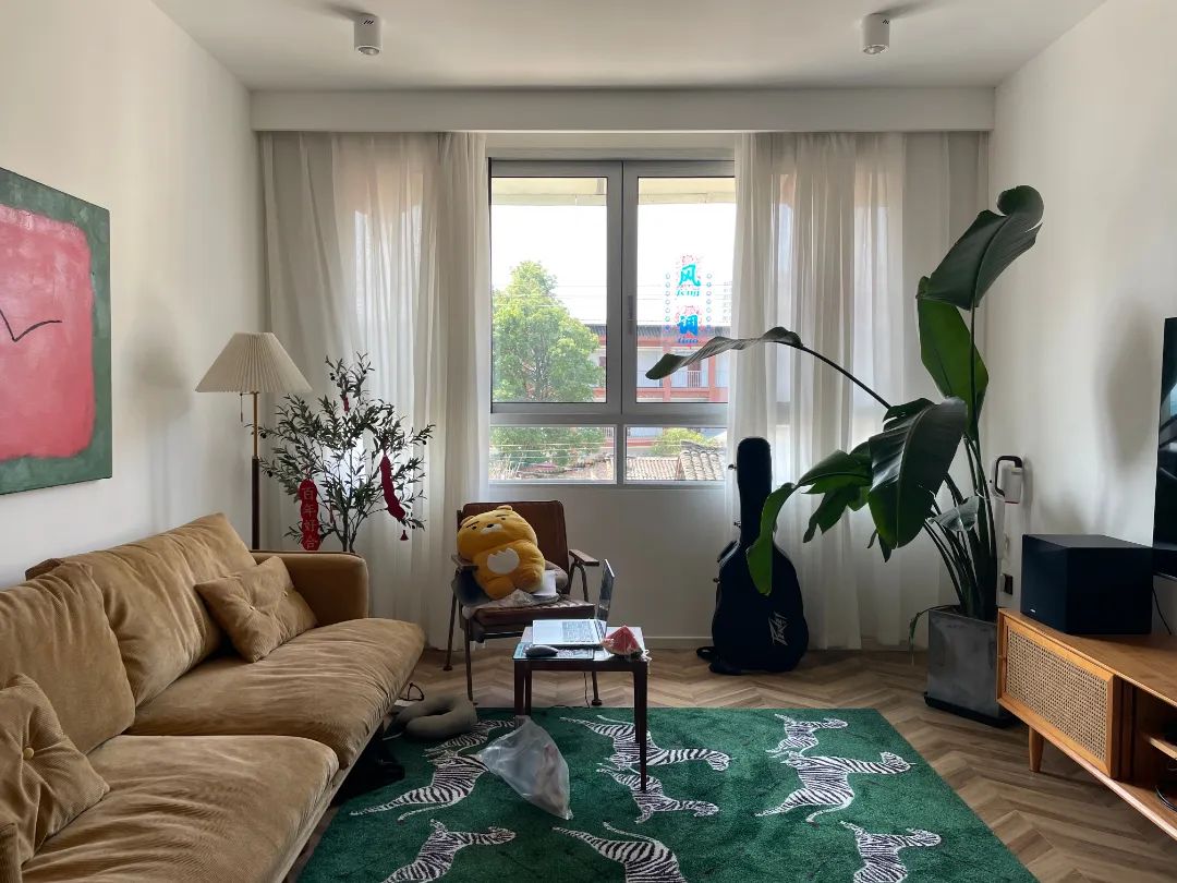 70㎡老破旧，翻新成南洋风，自带电影氛围感很难不爱