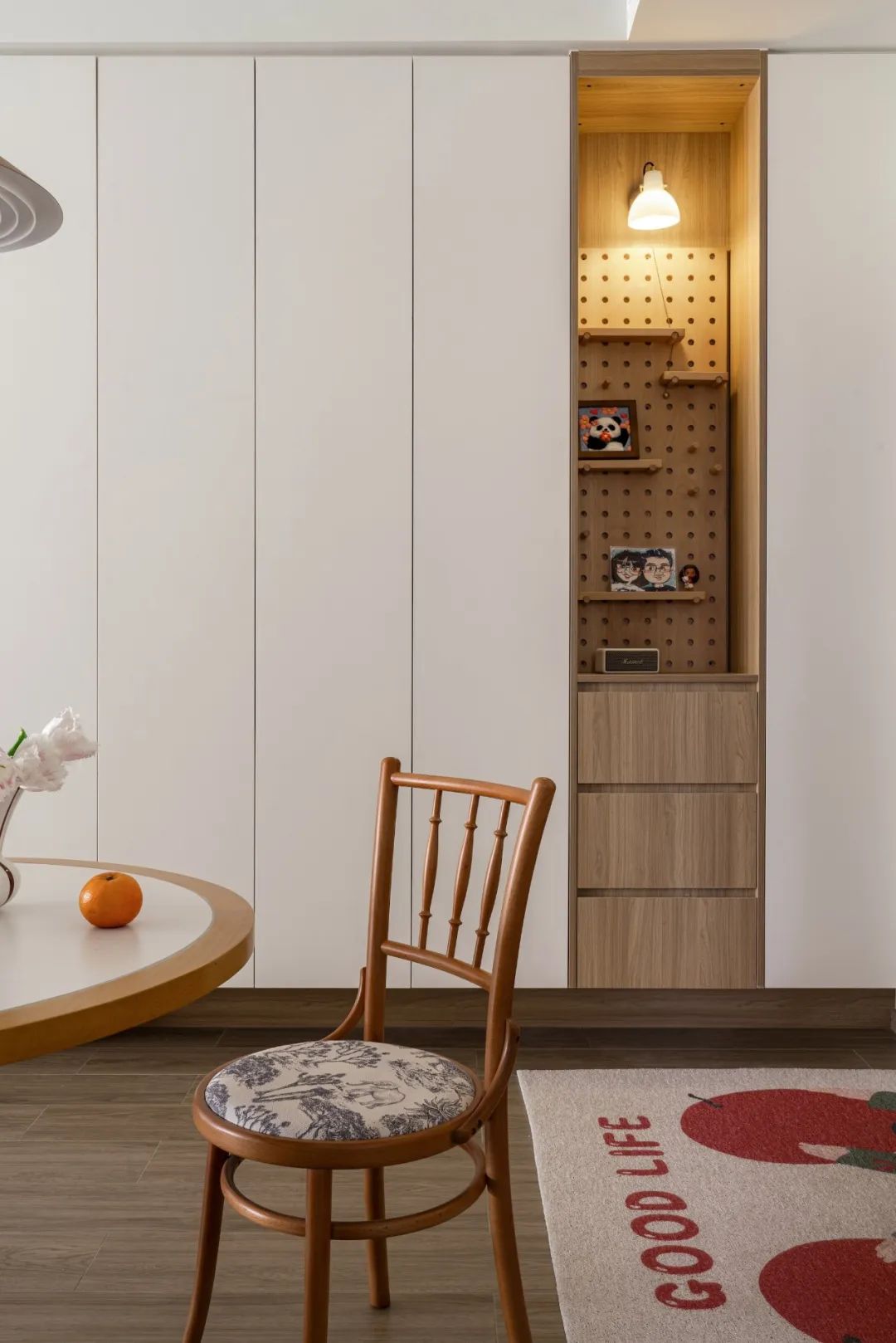 看设计师为95后新婚夫妻打造河畔的原木DreamHouse！