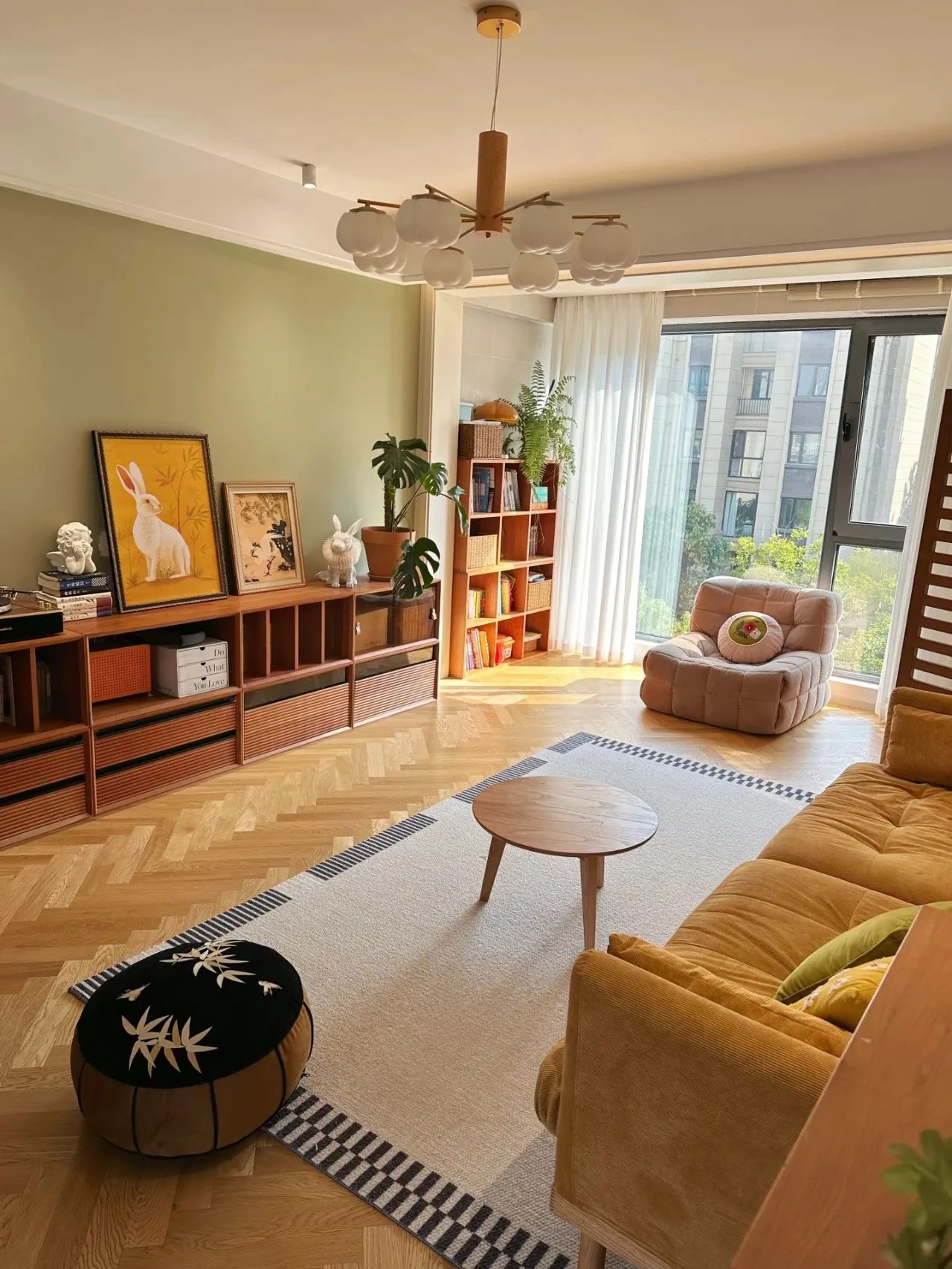 拥有自己的100平原木风小家，幸福又知足。